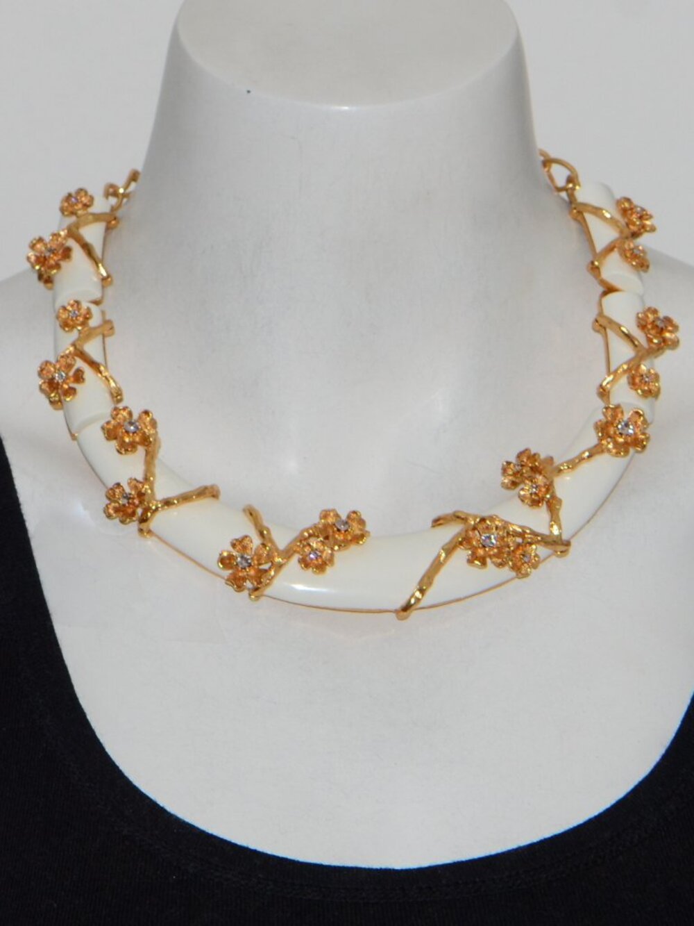 Vintage Oscar De La Renta Crystal Flower Resin Necklace